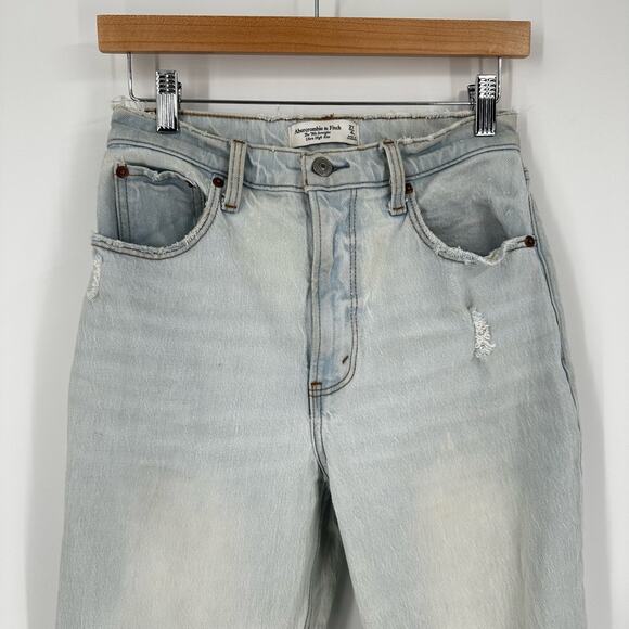 Abercrombie 90s Straight Ultra High‎ Rise Distressed Light Wash 4S - Picture 2 of 13